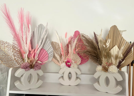 Design inspired logo vase & Floral Arrangement