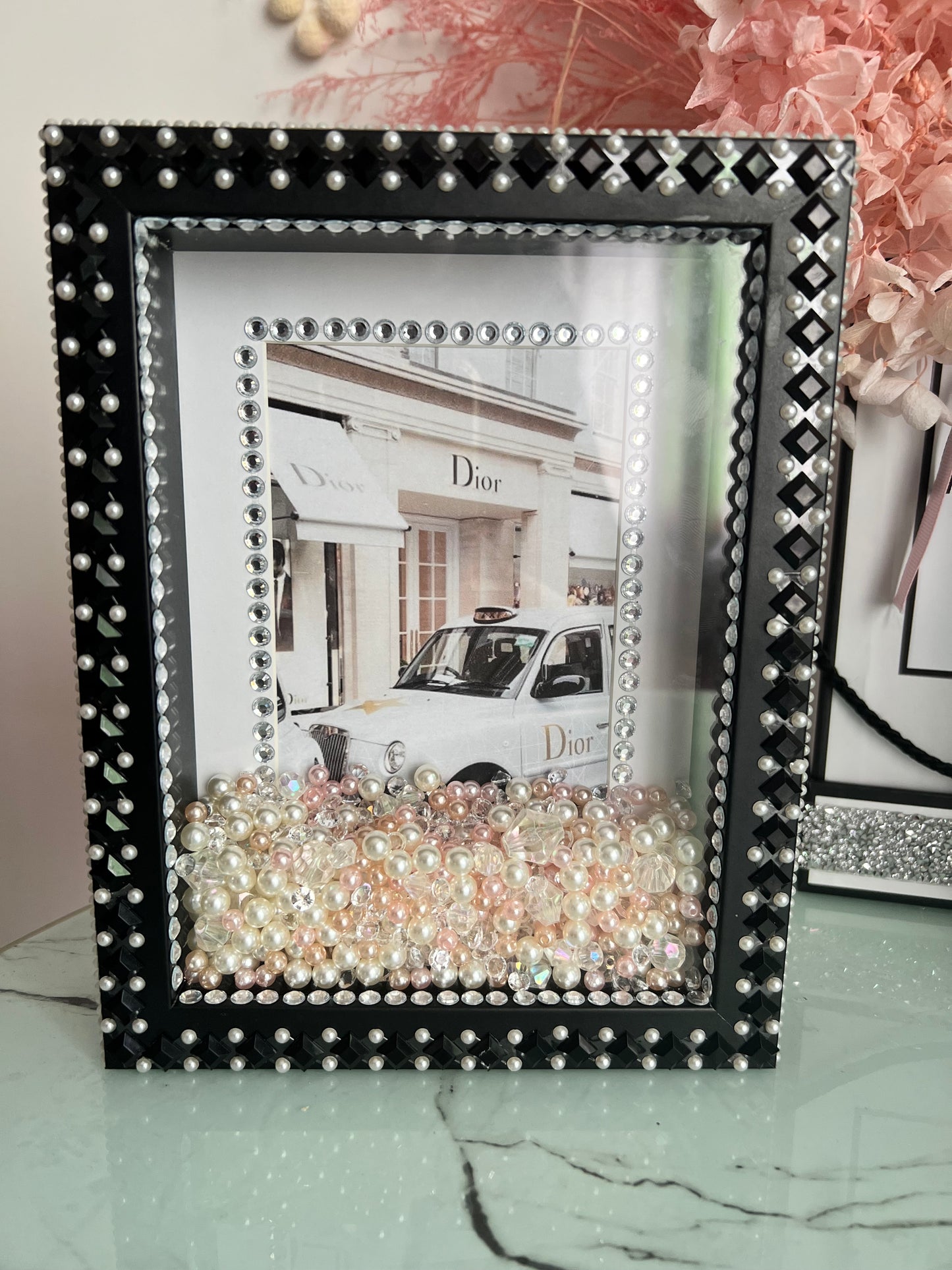 Designer inspired black or white frame